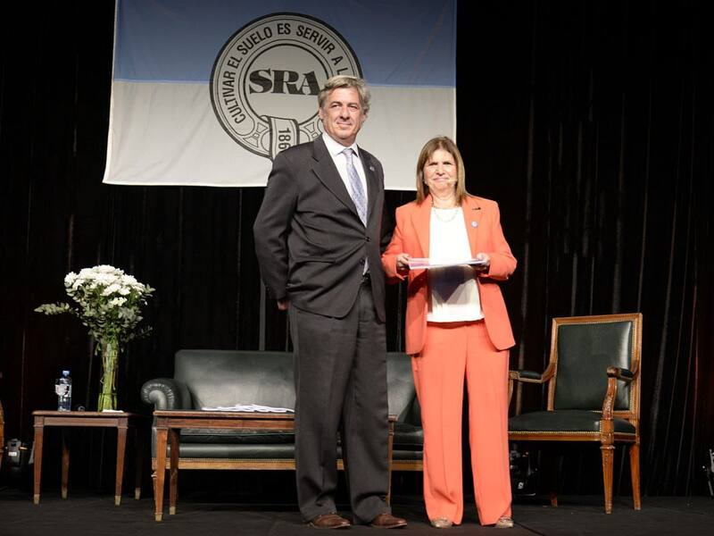 Bullrich y el presidente de la Sociedad Rural, Nicolás Pino.