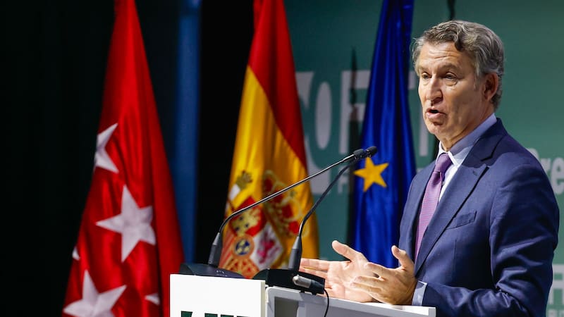 Feijóo propone una tarifa cero para autónomos durante el primer año y hasta dos si tienen ingresos bajos o son jóvenes. También plantea eximir del IVA y reducir trámites.