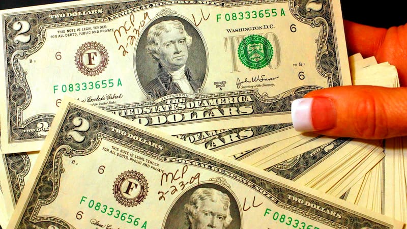 Varias ciudades de California establecieron salarios mínimos superiores al estatal.