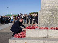 Malvinas: cómo es la estrategia de Milei y por qué no hubo protesta por el viaje de Cameron