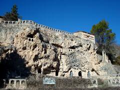 La ciudad abandonada que se encuentra a tan solo una hora de Madrid y es un calco de la famosa Petra de Jordania