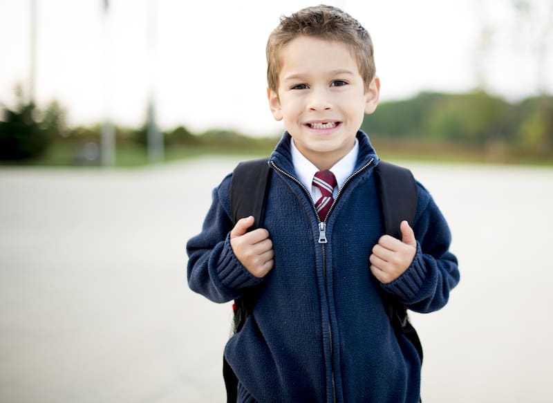 El monto de este apoyo para uniformes se sumará de manera extraordinaria al depósito bimestral de la Beca Rita Cetina. (Foto: FreePik.es)