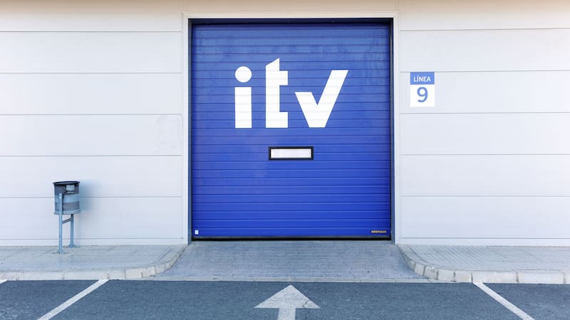 La DGT confirma qué coches están exentos de la ITV en 2025.
Cómo saber si un vehículo figura entre los excluidos y cuáles son los requisitos para evitar la inspección técnica.