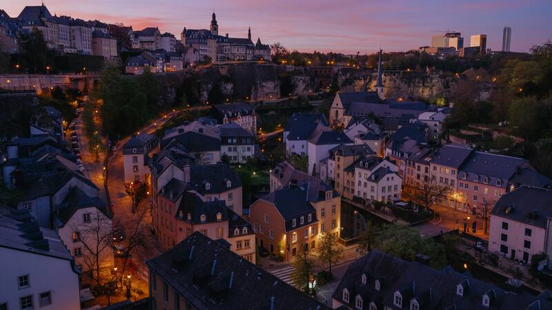 Los residentes de ciertos países que planean quedarse más de 90 días en Luxemburgo necesitan una visa de tipo D.