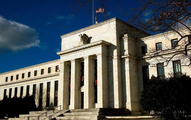 La Fed, suba de tasas por impacto de inflación y variante Ómicron