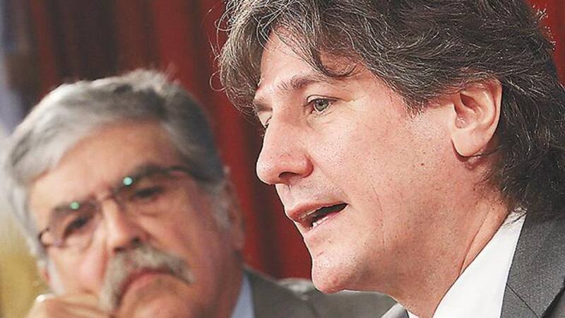 Amado Boudou y Julio De Vido, en otros tiempos. Hoy están en prisión