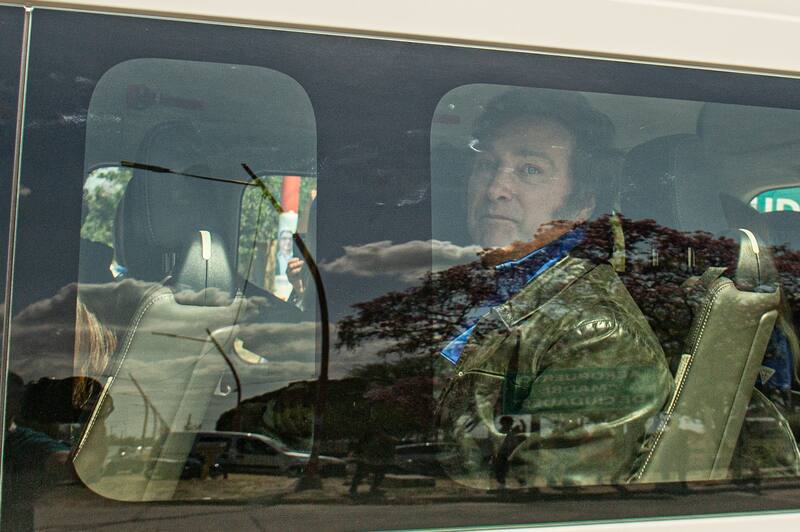 Javier Milei rumbo al debate presidencial en Santiago del Estero. (Télam/Emilio Rapetti)