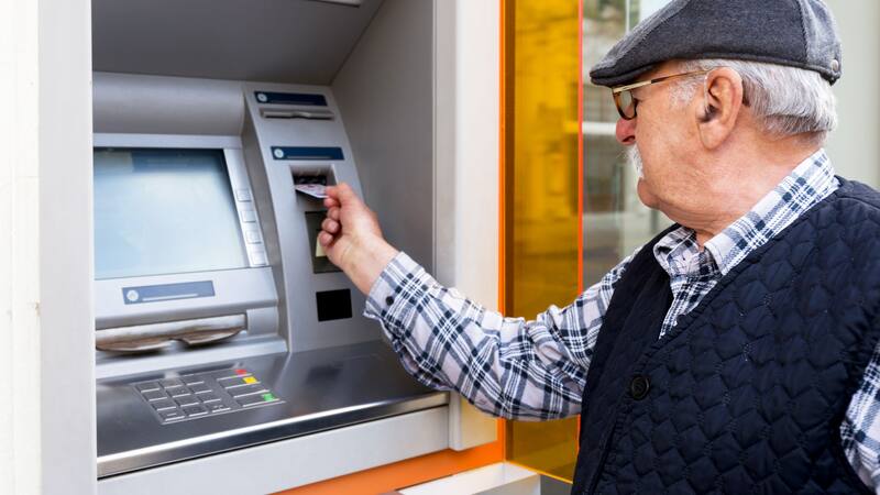 Los bancos de España anuncian que cerrarán sus puertas y no atenderán al público este día: qué pasó.