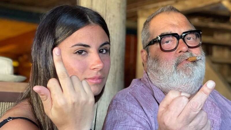 Lanata junto con su hija Lola.