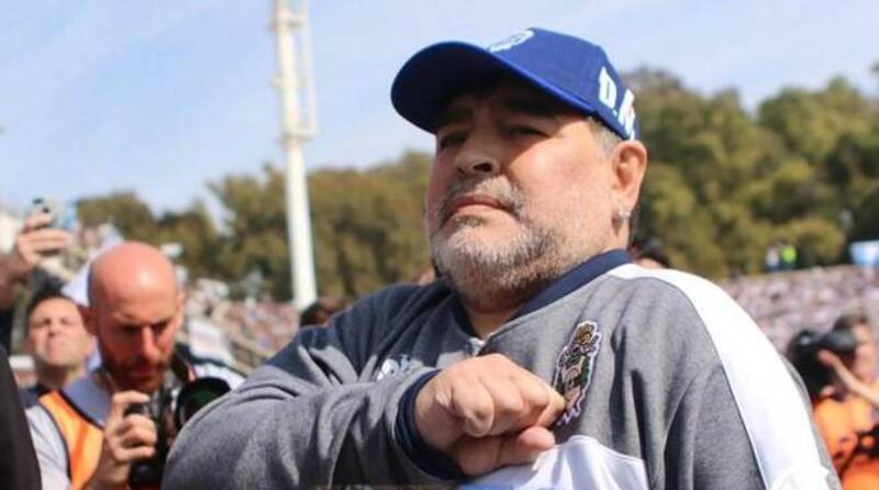 Los hinchas de Gimnasia y Esgrima La Plata, donde Diego Maradona fue técnico hasta el 2020, levantarán mañana un altar en su honor.