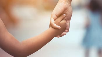 Diputadas presentan proyecto de ley para agilizar las adopciones