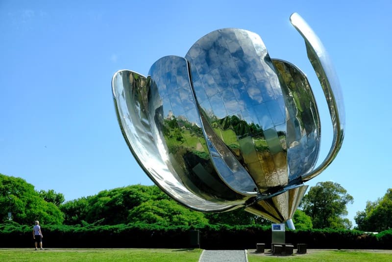 Floralis Genérica. Fuente: Buenos Aires Ciudad.
