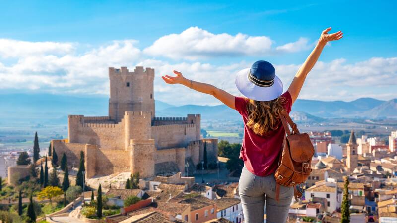 Récord histórico: más de 10 millones de turistas visitaron España en julio.