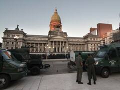 Crece la tensión y el Gobierno apura la ley previsional con los votos justos