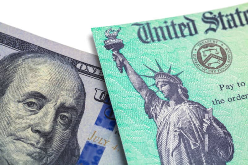 En medio del fuerte impacto de la inflación en Estados Unidos, el estado de Nueva York anunció la entrega de un cheque de estímulo destinado a aliviar el bolsillo de los residentes que cumplen con ciertos requisitos. Imagen: archivo.