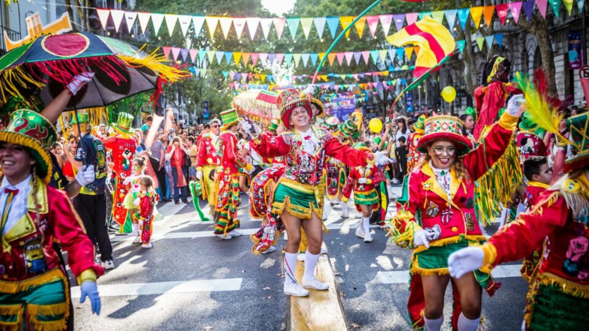 Mejor que Gualeguaychú: el pueblito a 600 km de Buenos Aires que celebra el Carnaval con carruajes y desfiles