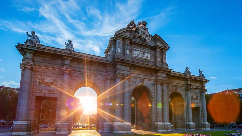La Puerta de Alcalá, parte de los puntos por recorrer en este magnífico ofertón de El Corte Inglés.