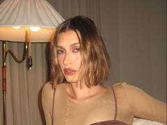 Esta es la rutina de Hailey Bieber para un ABDOMEN SOÑADO