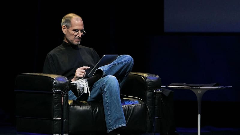 ¿Por qué Steve Jobs usaba siempre poleras negras y cómo las usaba para "pisar" a sus adversarios? (Imagen: archivo)