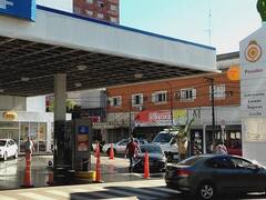Posadas y Clorinda continuarán teniendo combustible más barato