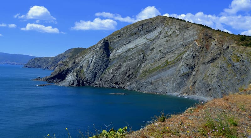 Escapadas: los acantilados y playas de Cerbère acaparan la atención de turistas locales y extranjeros. (Foto: Wikimedia).