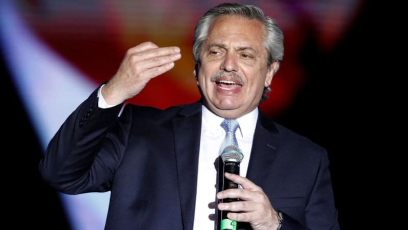 El presidente igualmente cumplirá con parte de la agenda que tenía planeada en Bali.