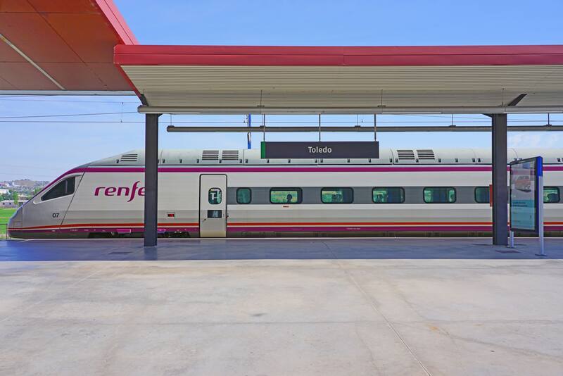 Renfe ofrece descuentos especiales para viajar por el país (Fuente: Shutterstock)