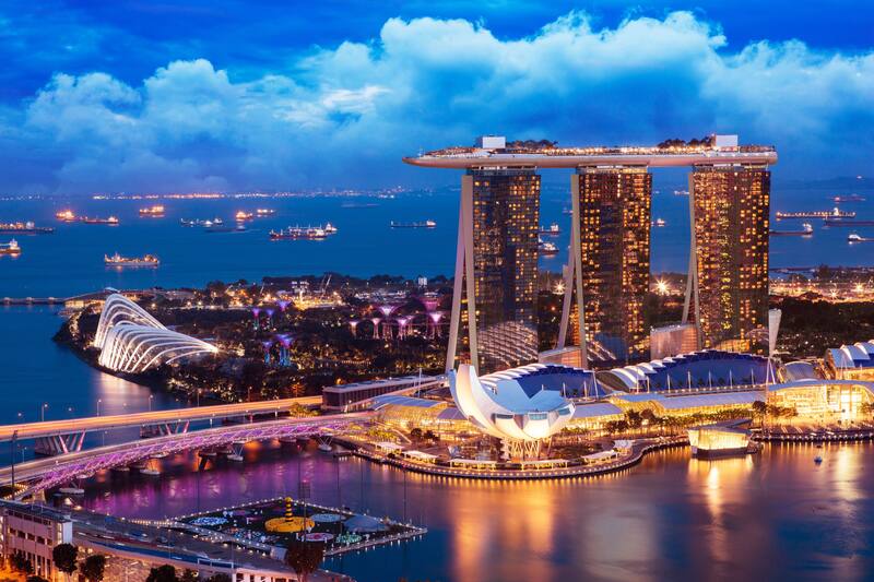 Edificio de negocios en la ciudad de Singapur, alrededor de la bahía de marina. (Foto: Shutterstock)