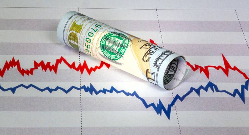 El dólar paralelo recorta la brecha a menos de 111% respecto al tipo de cambio oficial mayorista y cerca de 100% sobre el promedio del minorista