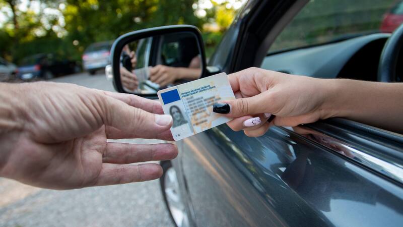 Como tener tu licencia de conducir GRATIS si cumples con este único requisito.