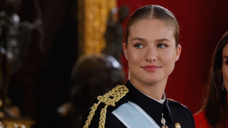 Crisis en la Casa Real | Evacuaron a la princesa Leonor de una discoteca tras un incidente que obligo a las fuerzas de seguridad a actuar.