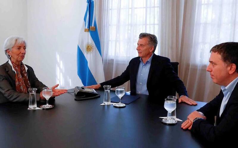 Christine Lagarde, ex FMI, con Mauricio Macri y Nicolás Dujovne tras el acuerdo por el Stand By de 2018