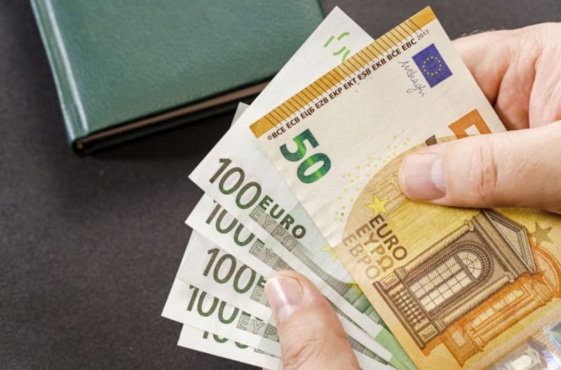 SEPE: Obtén 600 euros al inscribirte en cursos gratuitos de formación profesional (foto: archivo).