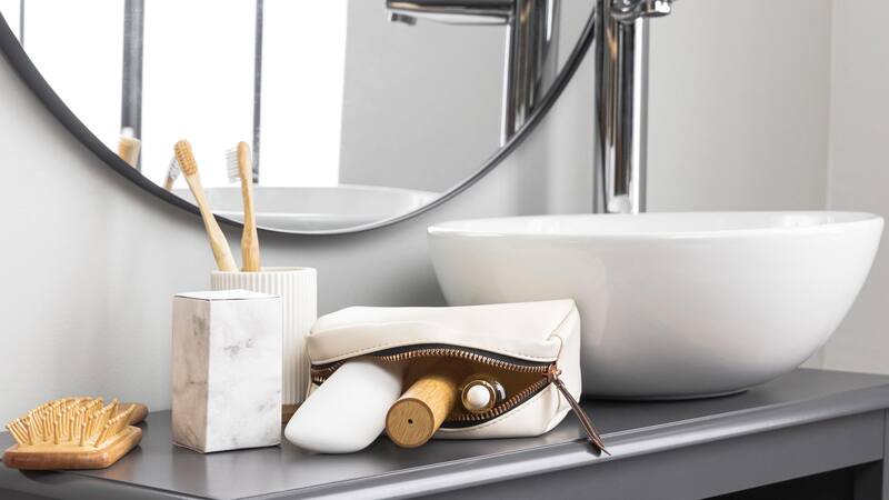 Si quieres mantener tu baño pequeño en un orden eficiente, sigue estos 10 consejos de las expertas en diseño.