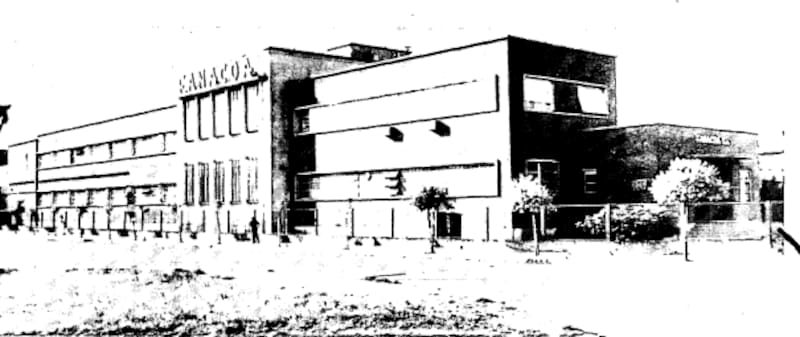 La primera planta de Fanacoa estaba en Avellaneda, en 1952 se mudaron a otra en Martínez.