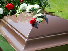 Ataúdes y cremaciones por más de USD 2,000: esto cuesta un servicio fúnebre en Estados Unidos