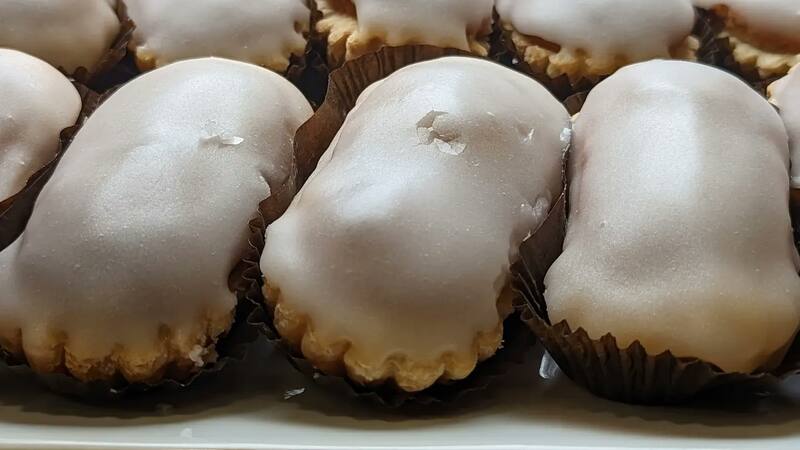 Compartida la recomendación de el usuario @1dish4theroad de la red social X, quien dice que los mejores Carbayones que probó estaban en Confitería Guirlache