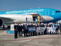 Llegó el primer vuelo con equipo de la campaña de donaciones de empresas contra el Covid-19