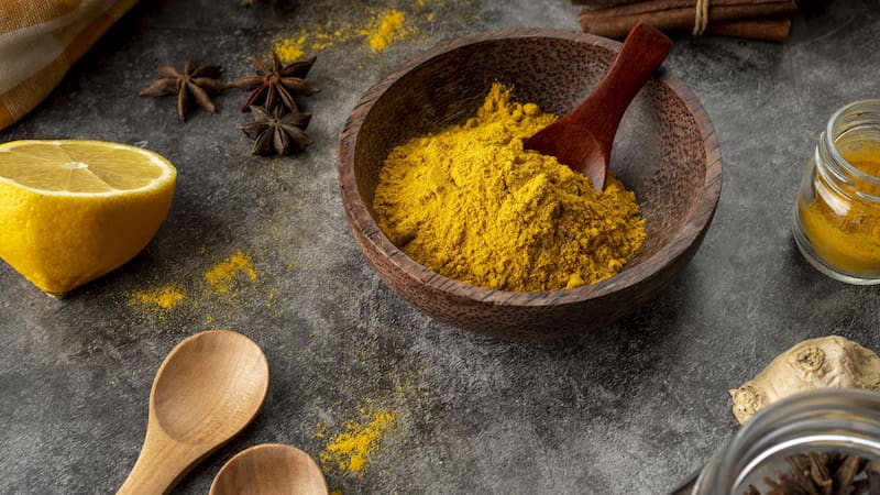 La cúrcuma, una especia milenaria conocida por sus propiedades antiinflamatorias.