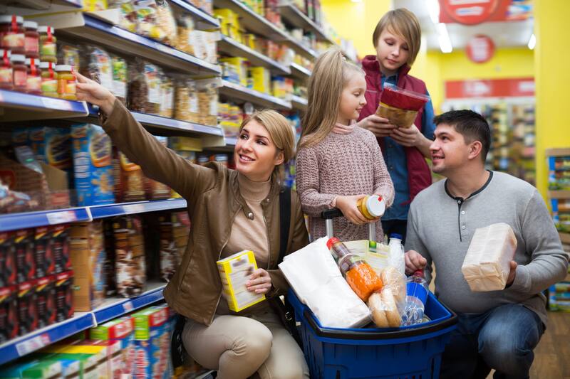 Cuánto dinero hay que ganar al mes para no ser pobre y llegar a ser clase media en abril de 2025, según la OCDE. (Imagen: archivo)