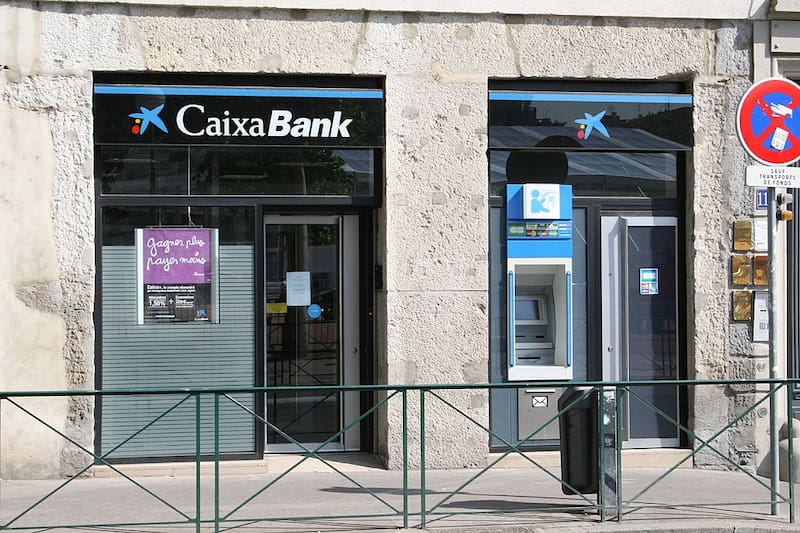 CaixaBank anunció que ayudará a los clientes con "dificultades" con las hipotecas.