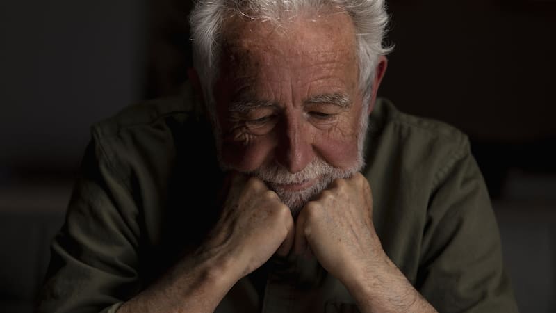 Hombres y mujeres se arrepienten de varias cosas antes de morir.