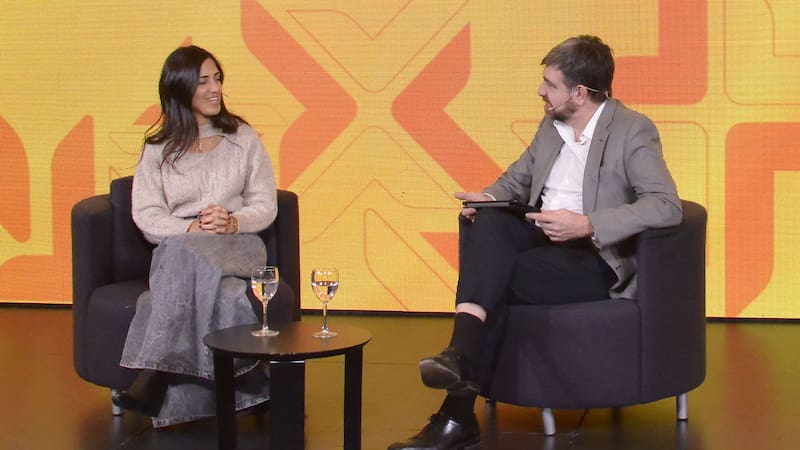 Soledad Azarloza, , directora de Marcas Globales de Cervecería y Maltería Quilmes, y Hernán De Goñi, director periodístico de El Cronista