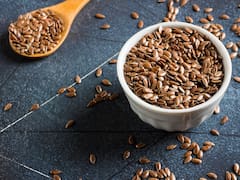 Semillas de lino: los beneficios y la dosis diaria que hay que consumir de este alimento que tiene Omega-3 y fibra