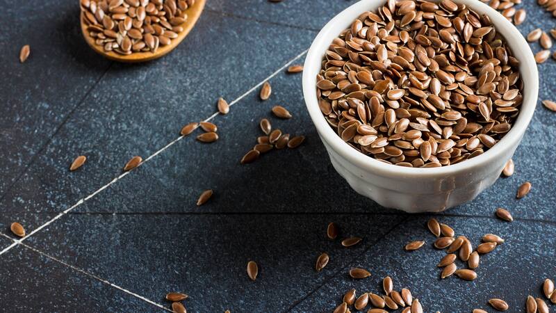 Las semillas de lino son una fuente vegetal de proteínas completas.