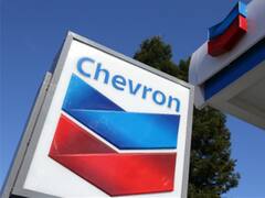 La carrera por ser el último hombre en pie en las grandes petroleras