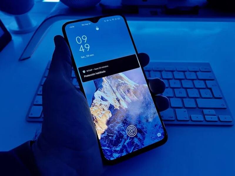 La aplicación avisa cuando se está protegiendo el dispositivo.