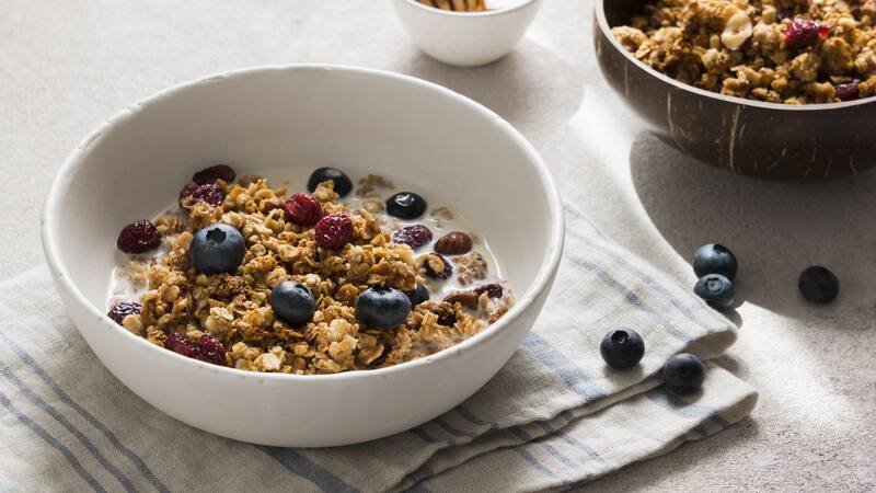 La avena nocturna cuenta con multiples beneficios para tu salud.