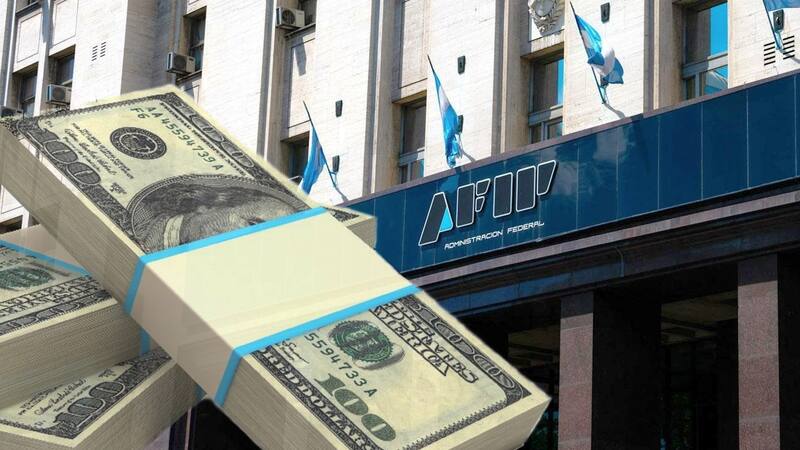 AFIP podría cobrar el impuesto a Bienes Personales a la compra de dólares.