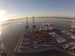 Katoen Natie amenaza con un juicio al Estado si se aprueba nueva terminal en el puerto de Montevideo